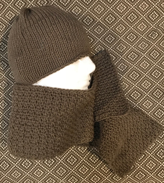 Men’s Knit Hat Crocheted Scarf